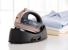 陶瓷塗層底板無線蒸氣熨斗 (1900瓦特) 陶瓷塗層底板無線蒸氣熨斗 (1900瓦特)