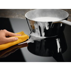 Electrolux 伊萊克斯 EIS62341 60厘米 7350瓦 SenseBoil® 嵌入式三頭電磁爐